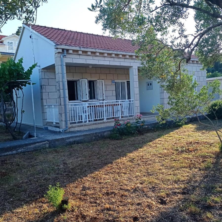 My Mediterranean Villa With Huge Garden And Own Parking ルンバルダ エクステリア 写真